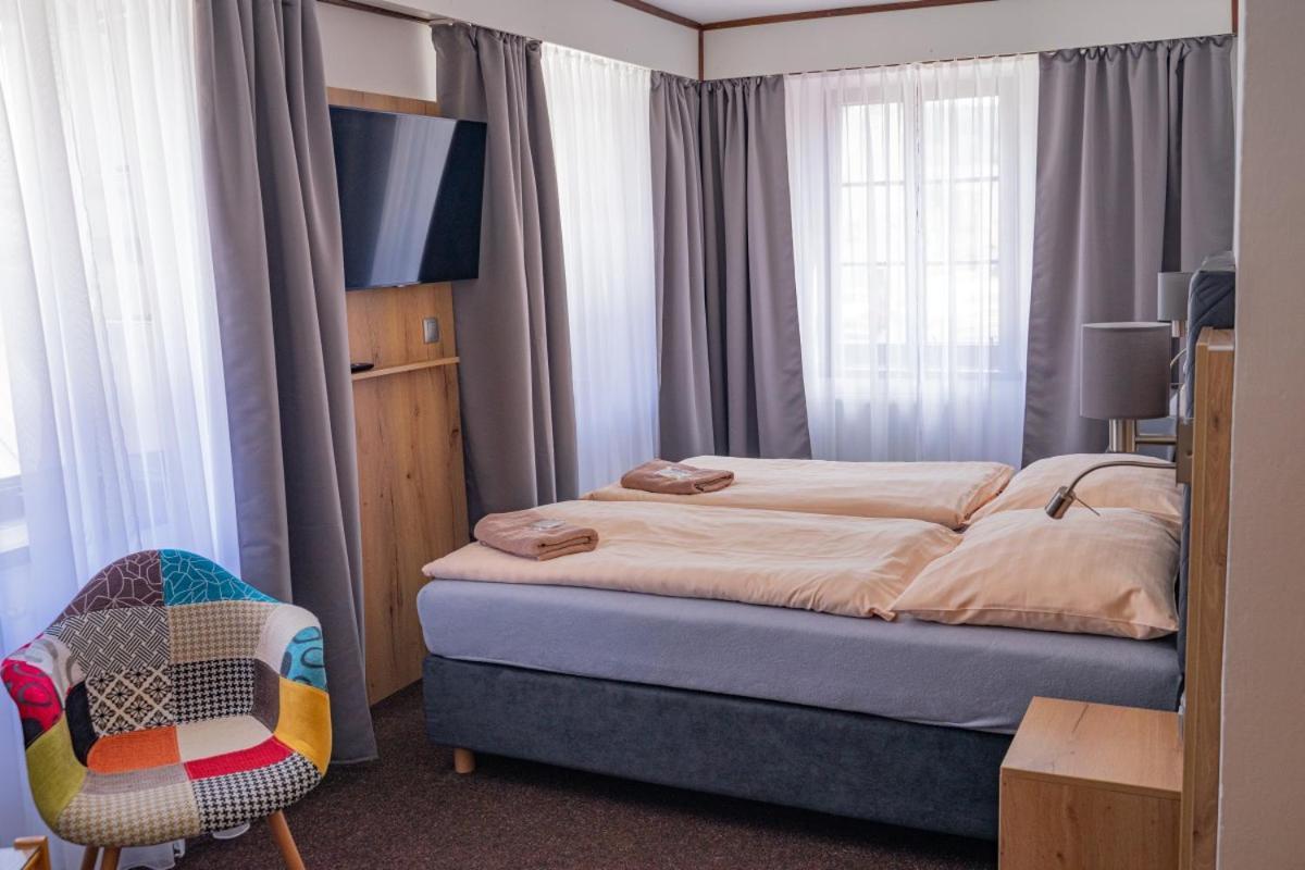 Hotel Zlata Labut Краліки Екстер'єр фото