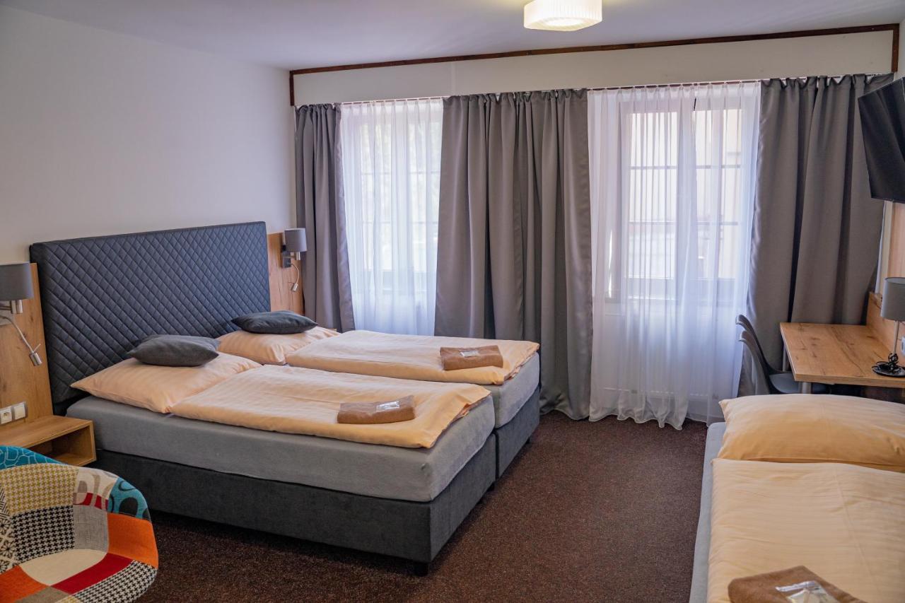 Hotel Zlata Labut Краліки Екстер'єр фото